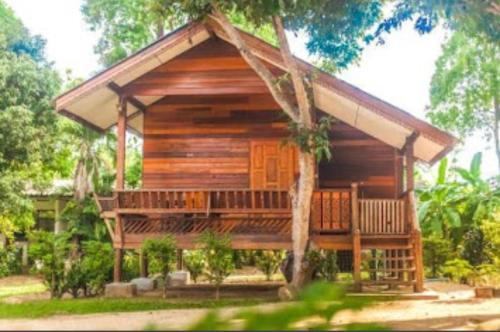 BORA BORA BUNGALOW