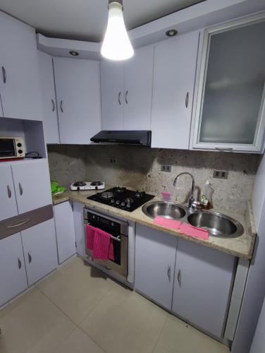 Kitchen, Apartamento frente al Aeropuerto de Maiquetia in Maiquetía