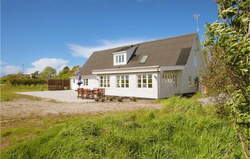 Stunning Home In Sams With 4 Bedrooms And Wifi