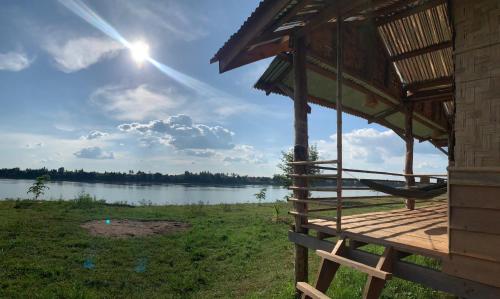 Vera Sunset homestay local experience with lao family in Don Khong
