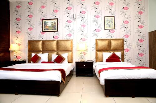 Executive Triple Room room in Premier inn Mall Lahore