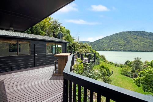 B&B Picton - Thirsty Weta Belvue - Havelock Holiday Home - Bed and Breakfast Picton