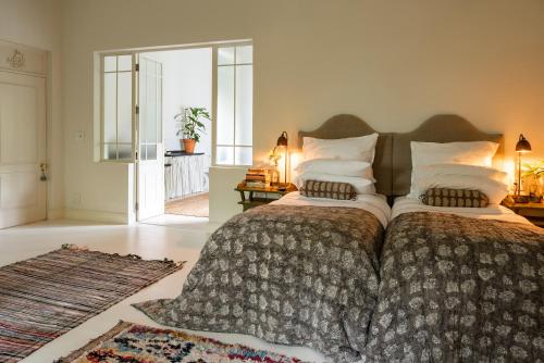 Dorp Hotel - Tap to explore photos