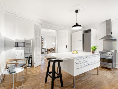 Sanders Stage - Enchanting Four-Bedroom Apartment Near Nyhavn