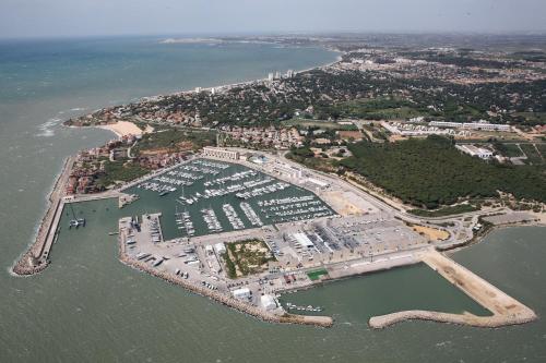 Suites Puerto Sherry - image 10