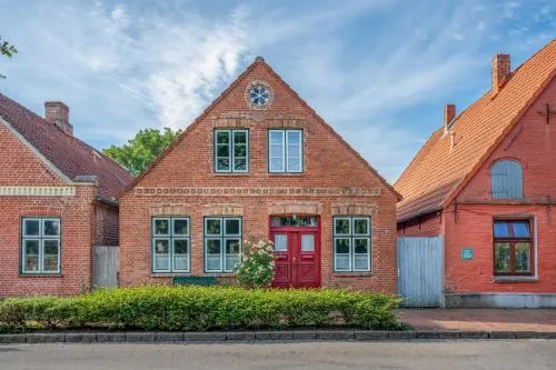 Hus rode Dör in Oldenswort, Deutschland