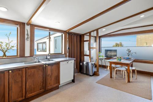 Zunanjost, The Professor's Beach House - Brighton Home in Brighton