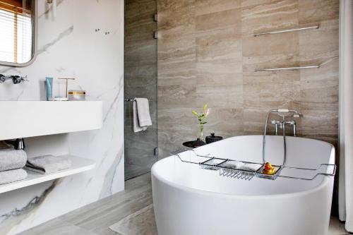 Pillows Grand Boutique Hotel Maurits at the Park - Small Luxury Hotels - image 2