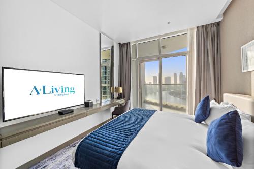 ALiving Luxury Studio with Canal Views I DAMAC Maison Prive 2512, Dubái