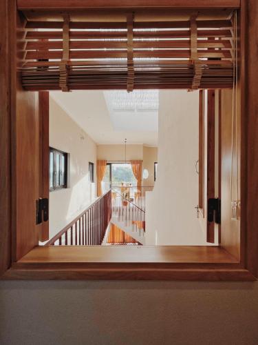 XOM House Biển Hồ - Tap to explore photos
