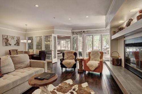 2721 Chateaux DMont Condo, Keystone