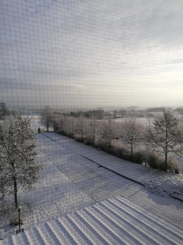 Ferienwohnung Schuhmann mit Wintergarten und Garten Therme Aquapulco und IKUNA Erlebnispark, ZOO Schmiding 20 min mit Auto entfernt AB 3 NÄCHTE BUCHBAR