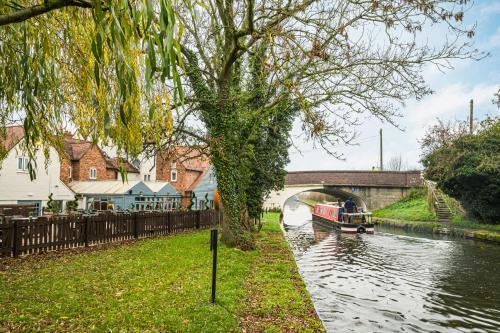 Innkeeper's Lodge Solihull Knowle - image 14