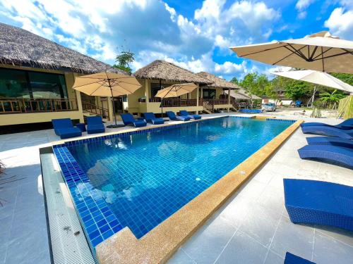 Absolute Beachfront Villas 5