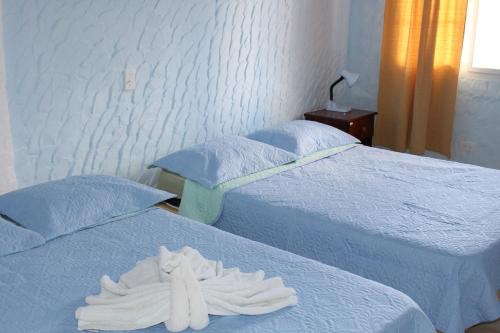 2 double beds