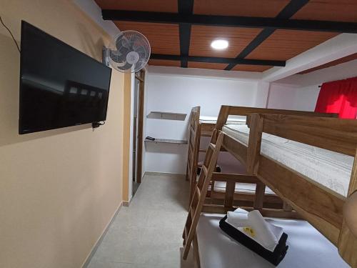 Ekolores Hostal - PARQUE DEL CAFÉ - 313-468-08-41 (Ekolores Hostal - PARQUE DEL CAFE - 313-468-08-41) in 몬테네그로