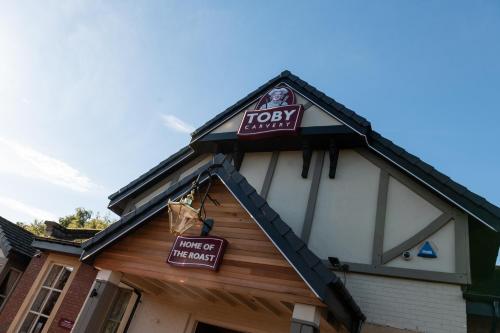 Toby Carvery Strathclyde, M74 J6 by Innkeeper's Collection