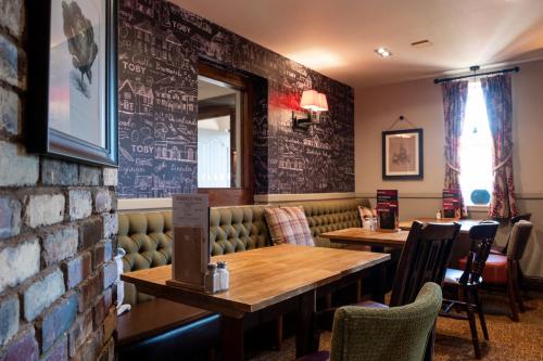 Étterem, Toby Carvery Strathclyde, M74 J6 by Innkeeper's Collection in Orbiston