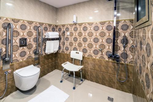 Bathroom, Carwan Altahliya Hotel in Al Faisaliyah
