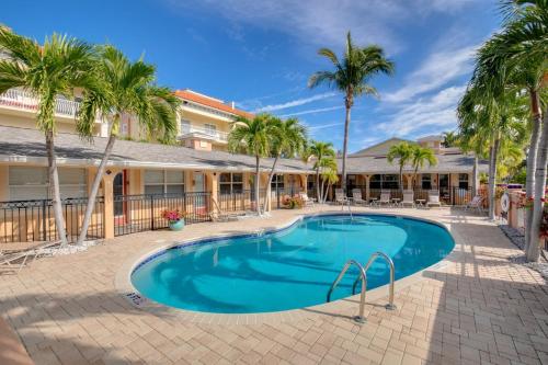 Coconut Villa's Suite 6 - Stunning Quiet Oasis! in Redington Shores (FL)