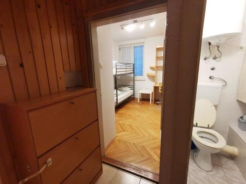 Apartment for four with free parking, Lublana (zdjęcie 8)