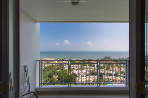 Hi-Floor 100 Seaview 2 Brs2baths With Chicz Furniture Hua Hin Beach