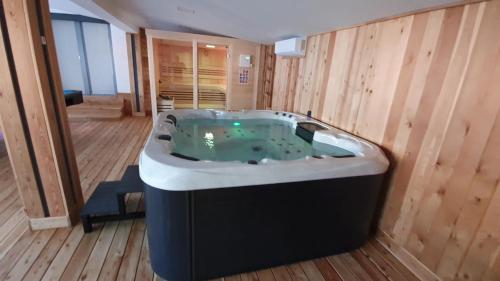 Karstais baseins, Apartments Akacijev Izvir in Orehova Vas
