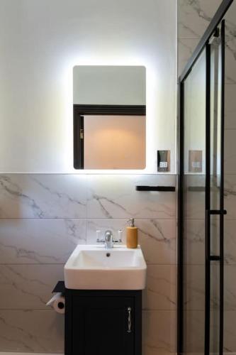 Picture of Stylish Beachfront Bolthole With Stunning Sea Views And Luxury Touches