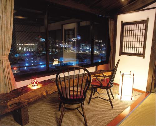 room detail thumbnail 1