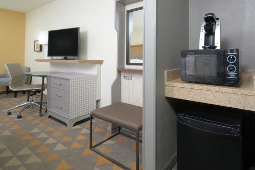Holiday Inn Raleigh Durham Airport by IHG