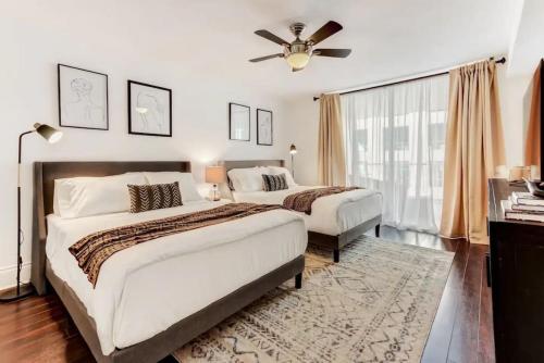 Elegant 1BR APT w balcony and stunning bay view in Miami, USA