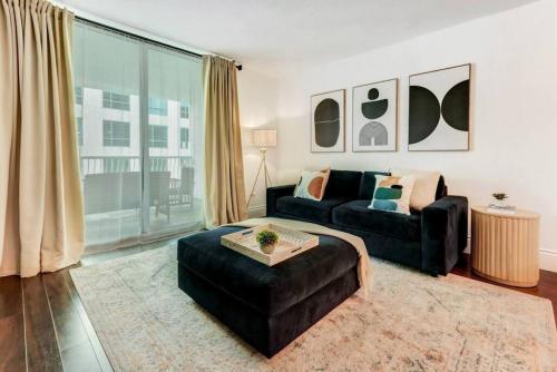 Elegant 1BR APT w balcony and stunning bay view - Tap to explore photos