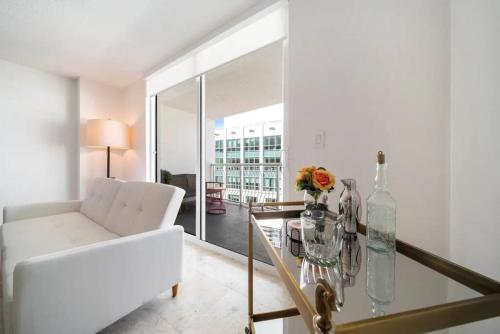 Penthouse APT w Private Balcony King Bed Parking - Tap to explore photos