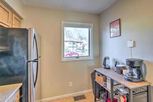 Lovely Iowa City Townhome about 3 Mi to Dtwn!