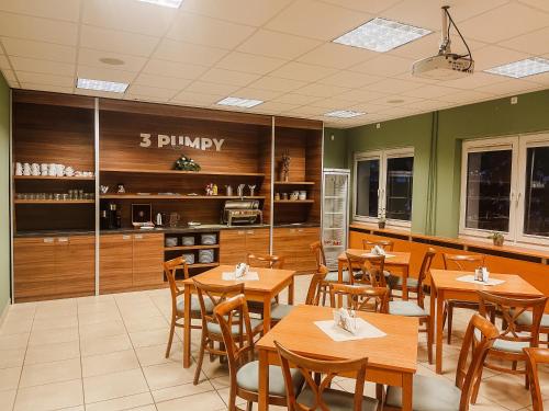 Penzion Tři pumpy - Hotel - Tři Studně