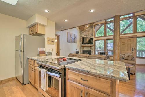Cozy Rustic River Lodge Family Retreat Near SDC! - image 12