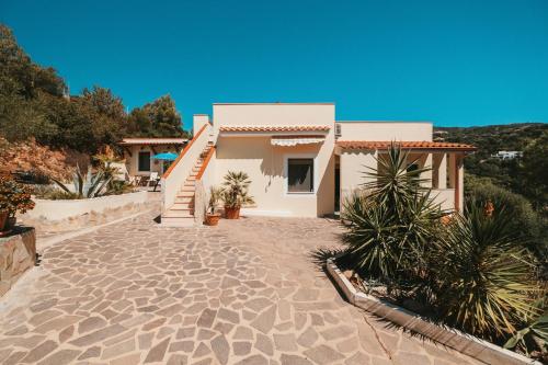 Villa Bella Salmagi - Surya Sardinia Holidays & Yoga