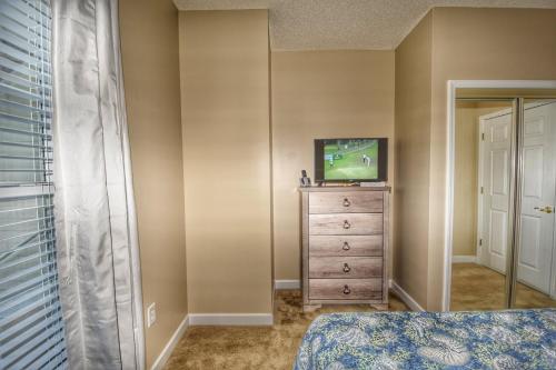 Three-Bedroom Apartment image 3