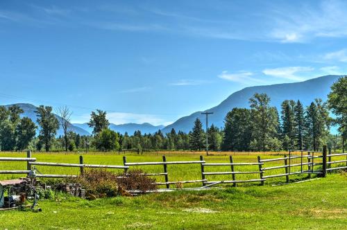 Columbia Falls Apt about 17 Mi to Whitefish Resort!