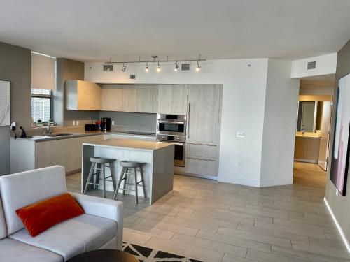 Hyde Beach House Lux Apartment in Hollywood, USA