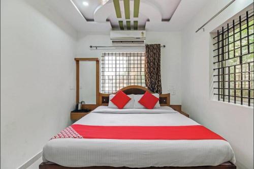 OYO Flagship 70330 Yesh Comforts
