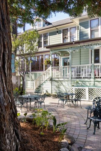 Centrella Inn - image 13
