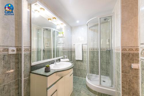One-Bedroom Apartment image 1