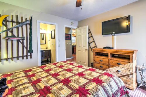 Rustic Gatlinburg Tree Top Dream Cabin with Hot Tub - image 10