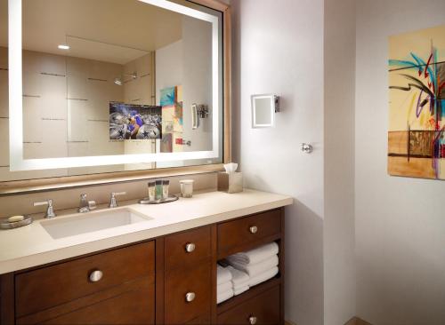 Premier Queen Room with Two Queen Beds