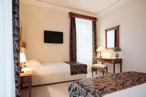 Family Room with Sea View (2 Adults + 1 Children)