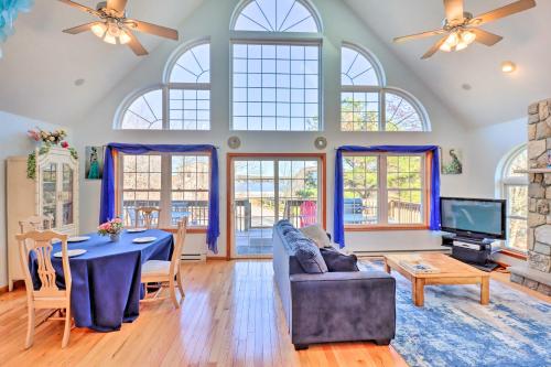 Lakefront Home with Deck, 7 Mi to Boulder Mountain! in Albrightsville, USA