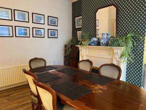 Cosy Town House 3