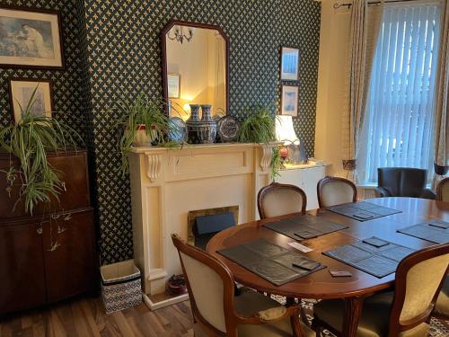Cosy Town House 4