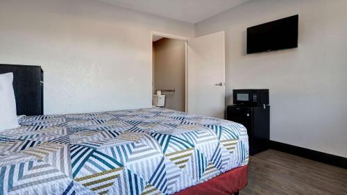 Motel 6-Arcata CA - Humboldt University - image 11